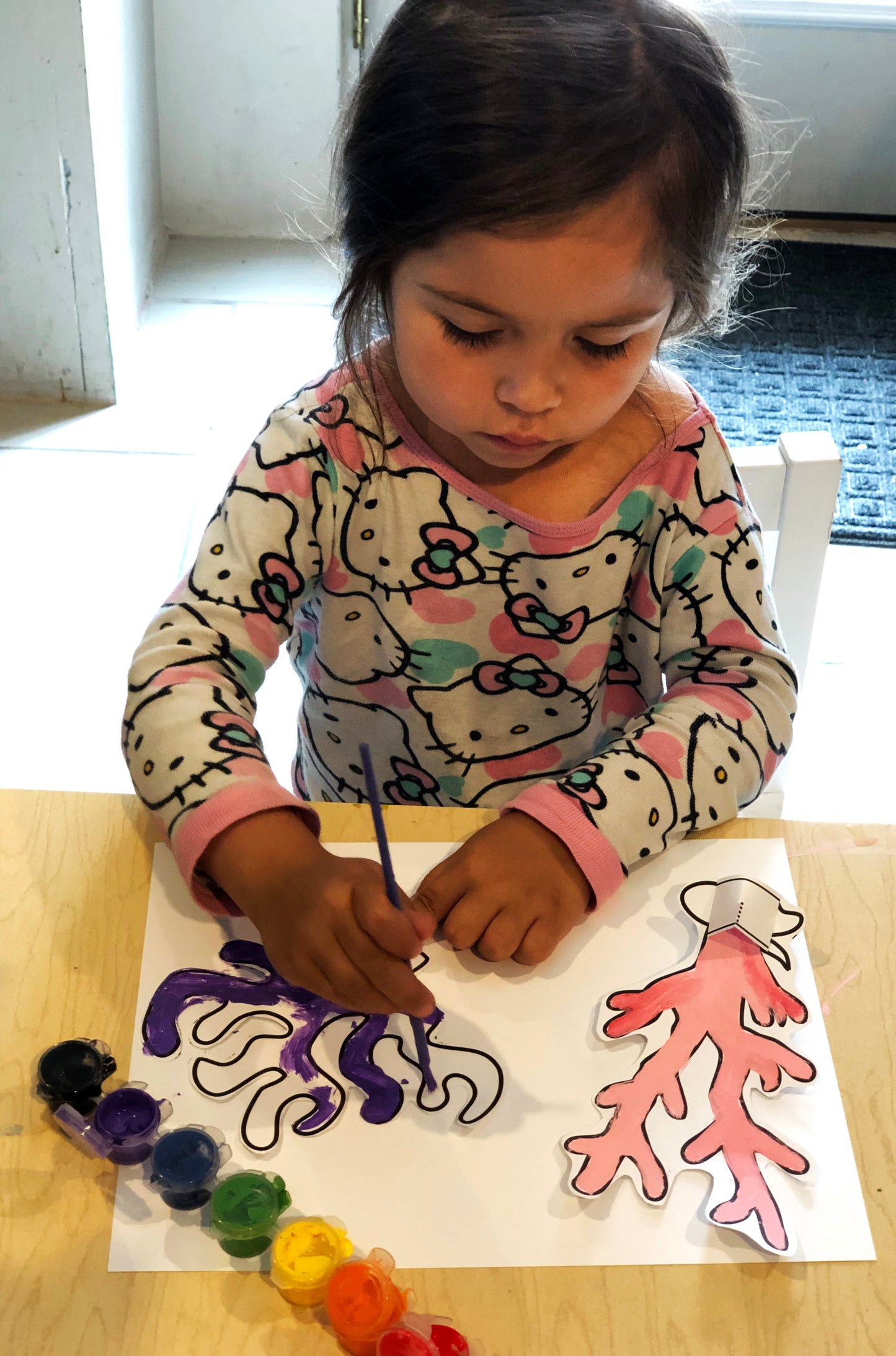 Make your own coral reef scenery for green sea turtle kids art activity